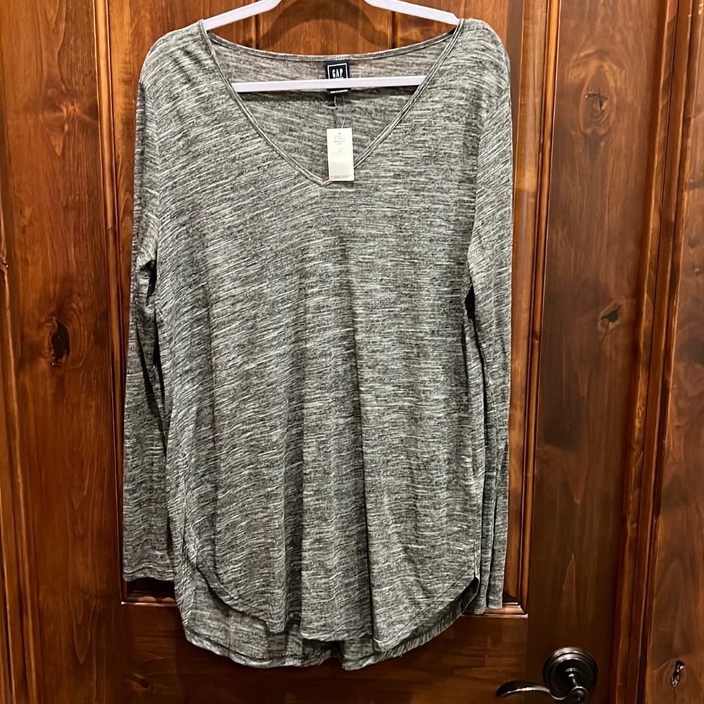 NWT Gap Size Large Long-Sleeved, Stretchy Heather Grey Top